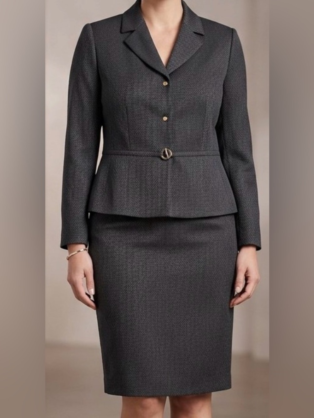 Vintage Tahari Arthur Levine Women’s Tailored Peplum Jacket Skirt Suit, Size 12